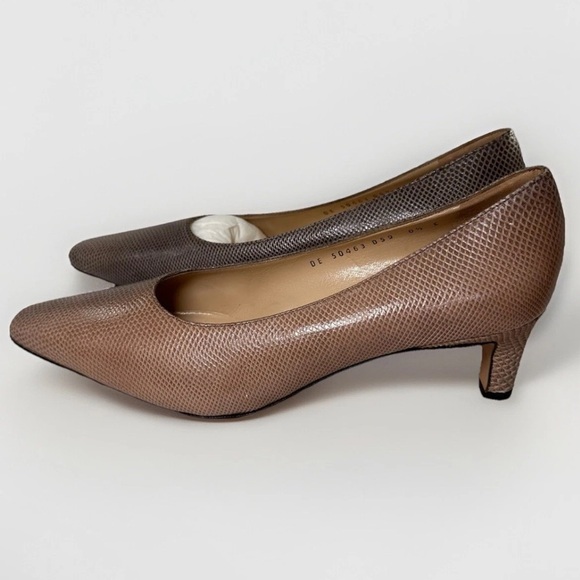 New Never Worn Salvatore Ferragamo Snakeskin Pumps Heels Leather Made Italy 8.5 - Picture 2 of 14